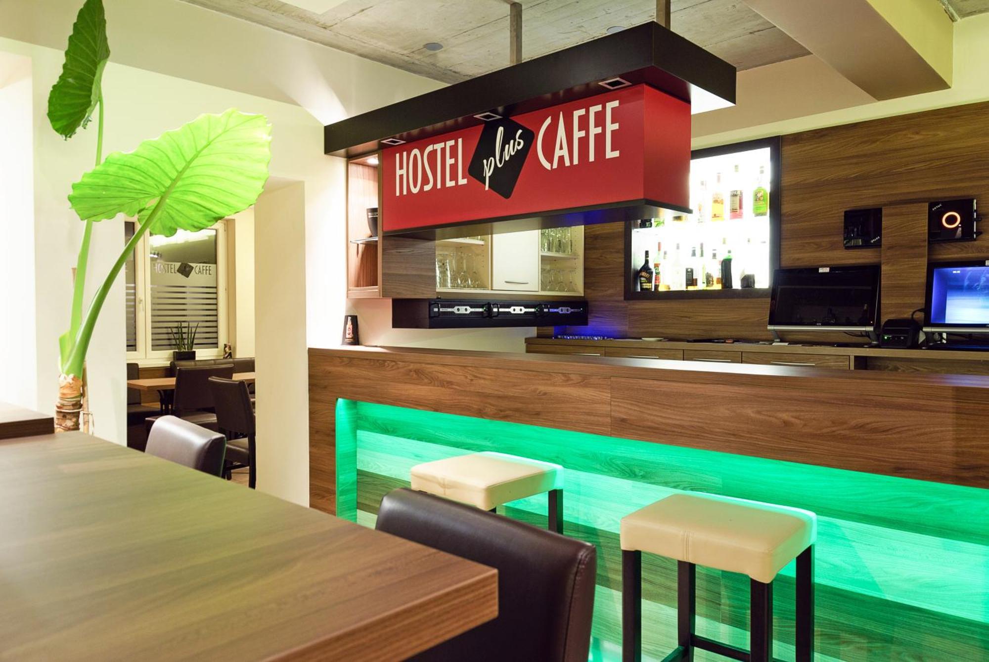 Hostel Plus Caffe Petrovče Eksteriør bilde