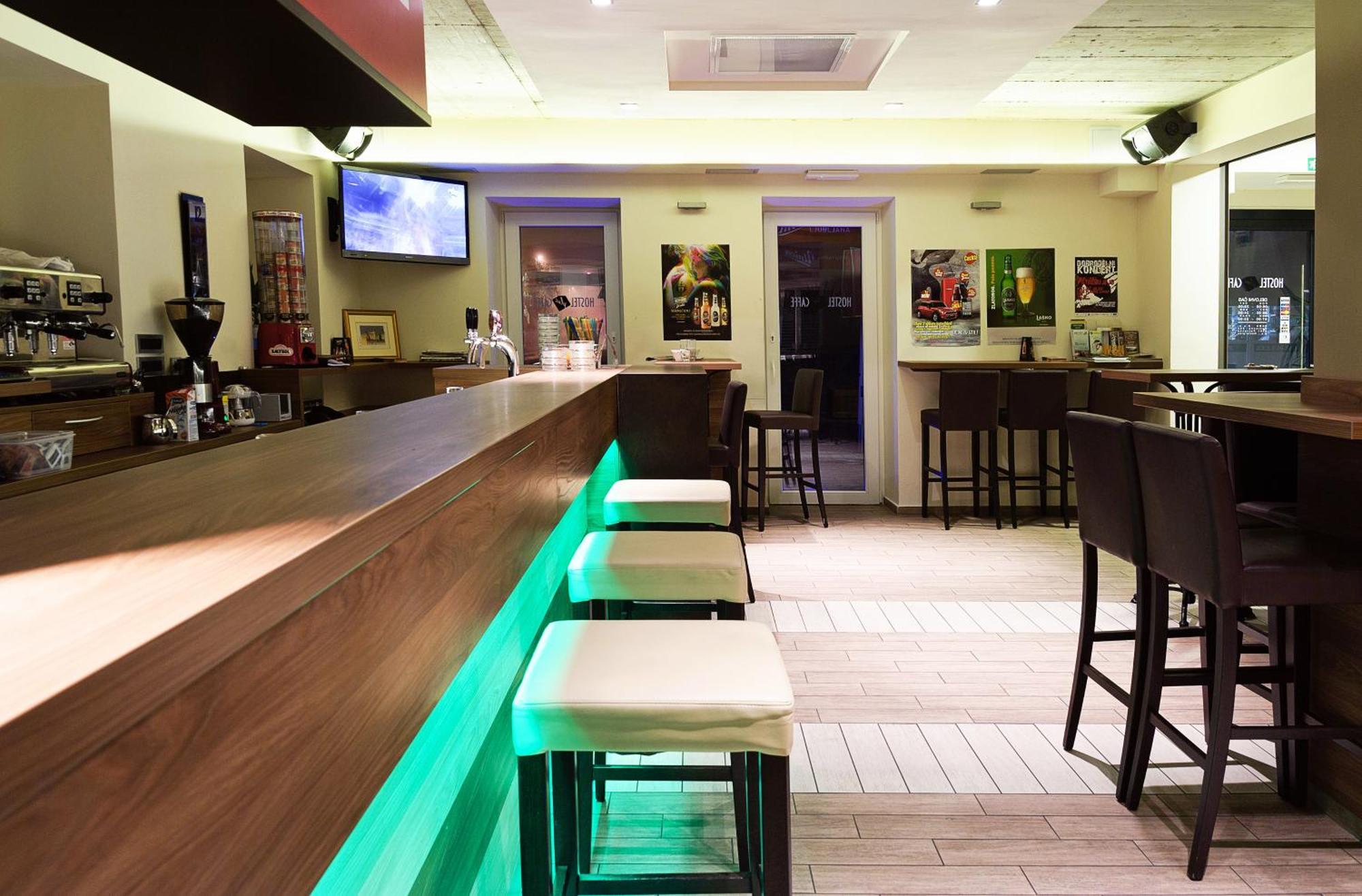 Hostel Plus Caffe Petrovče Eksteriør bilde