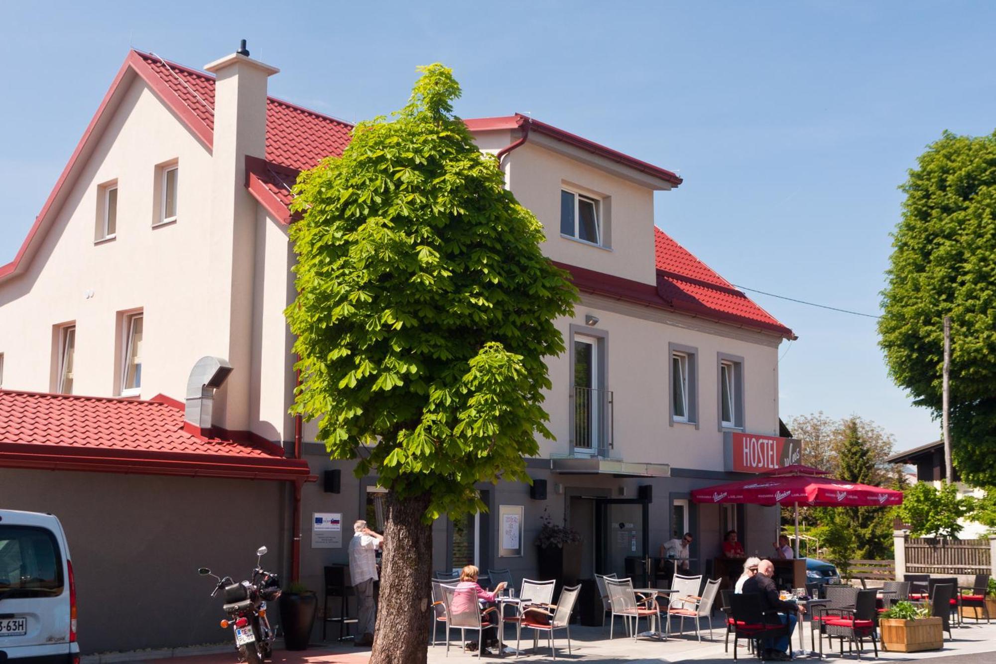 Hostel Plus Caffe Petrovče Eksteriør bilde