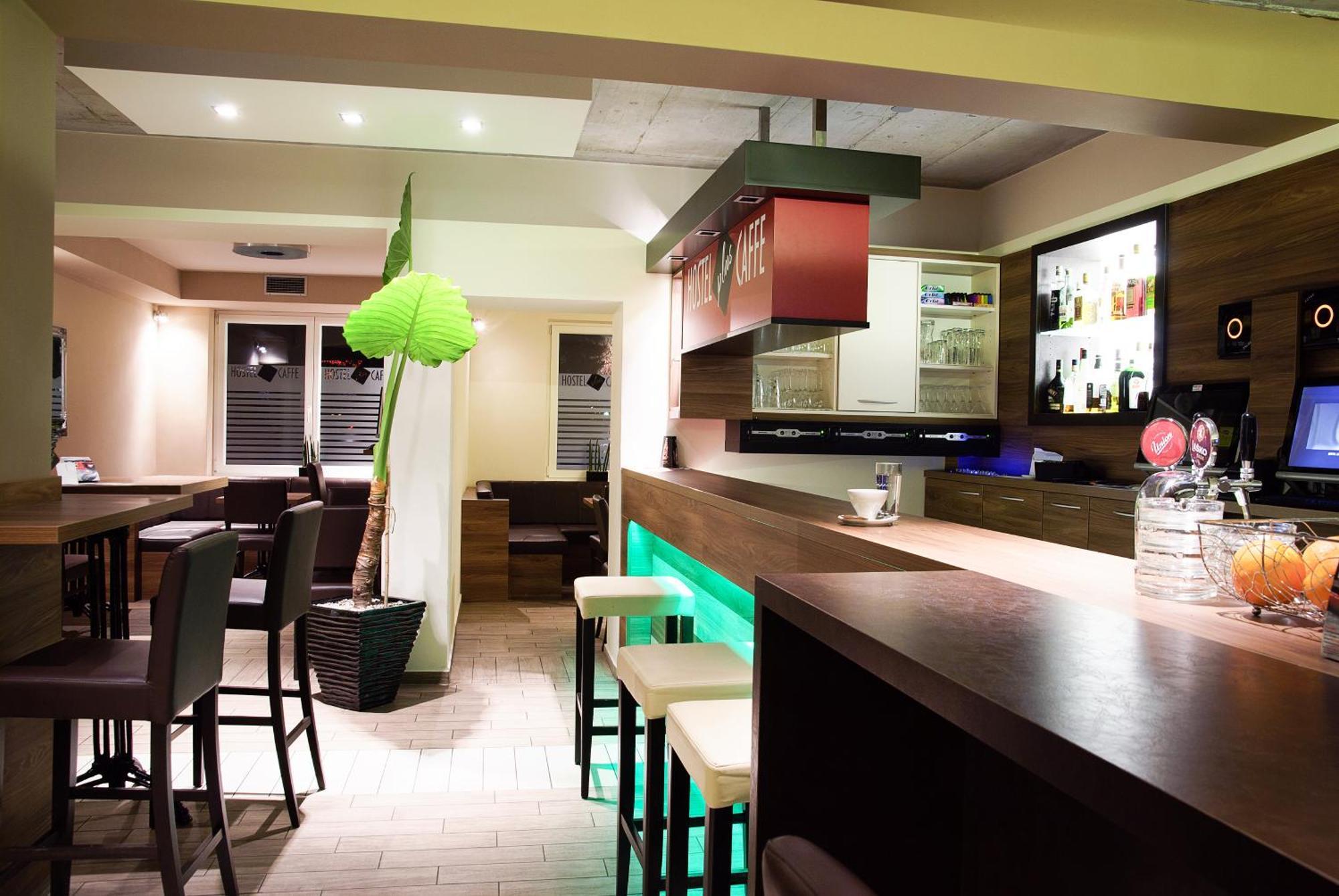Hostel Plus Caffe Petrovče Eksteriør bilde