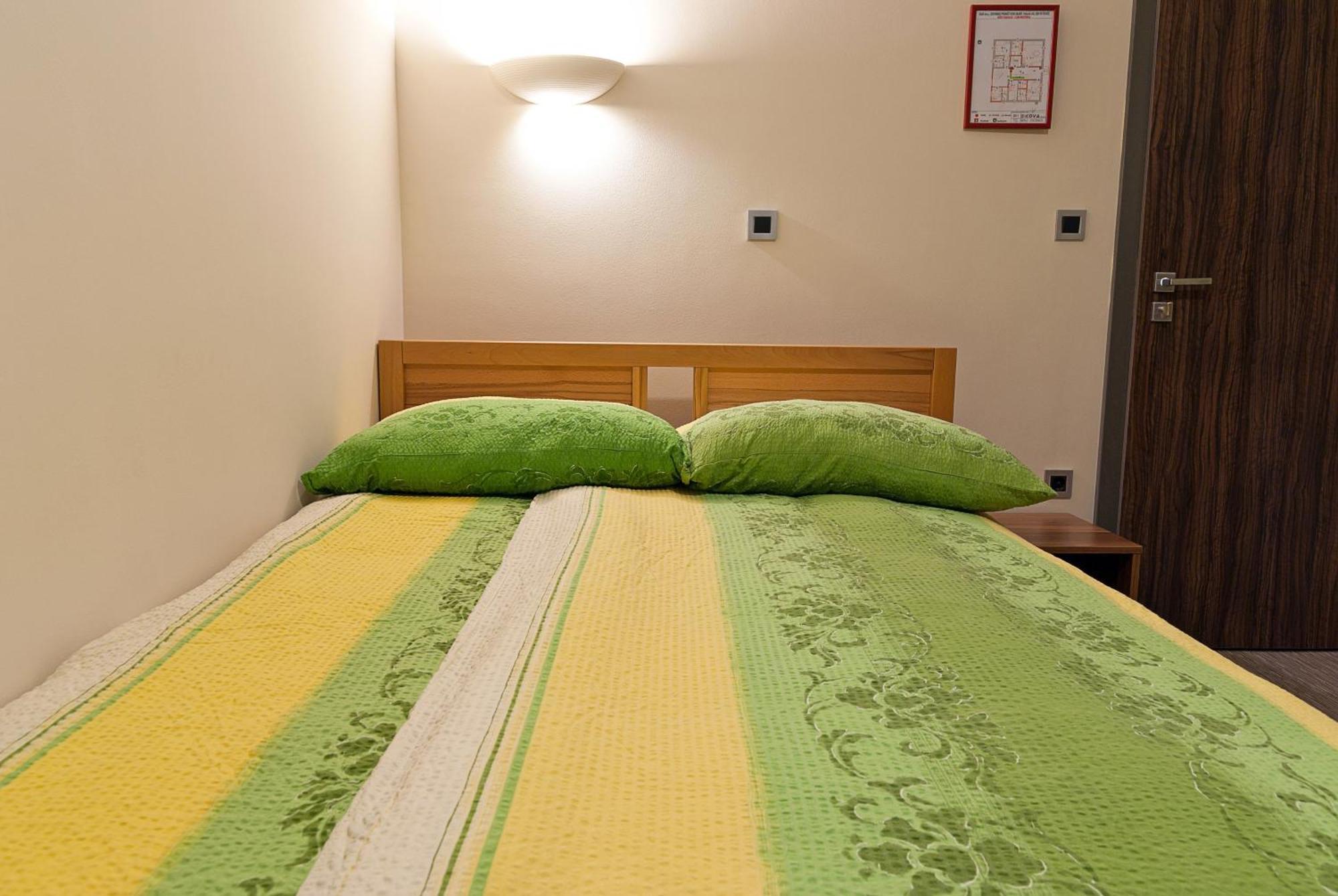 Hostel Plus Caffe Petrovče Eksteriør bilde